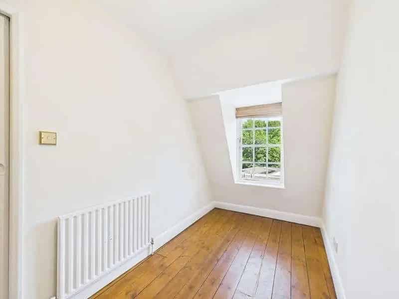 2 Bed Flat for Sale near Hampstead Heath