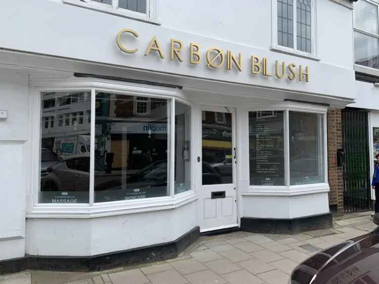 Commercial property For Rent in 254, High Street, Guildford, England