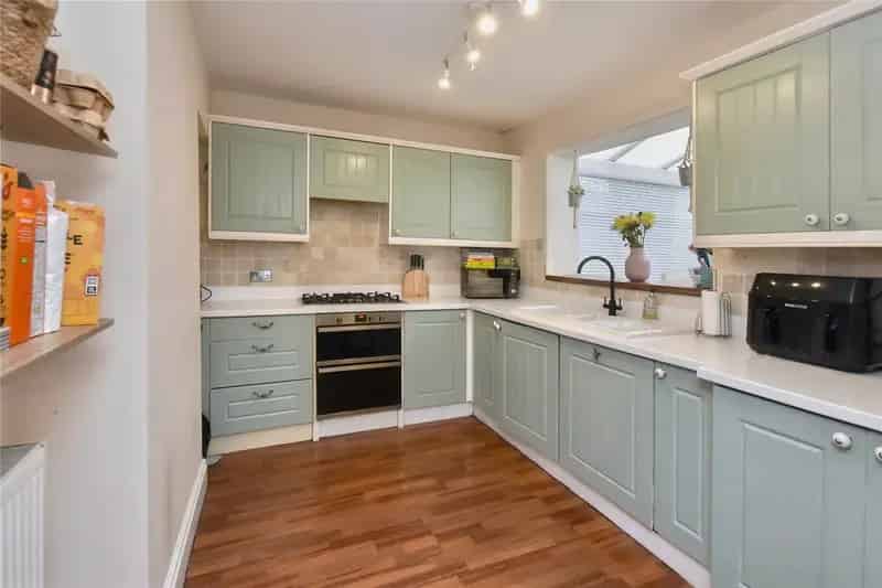 3 Bedroom Family Home in Central Horsforth with Off-Street Parking
