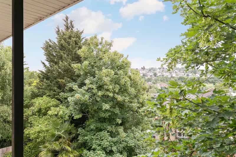 2 Bedroom Flat House to Rent
