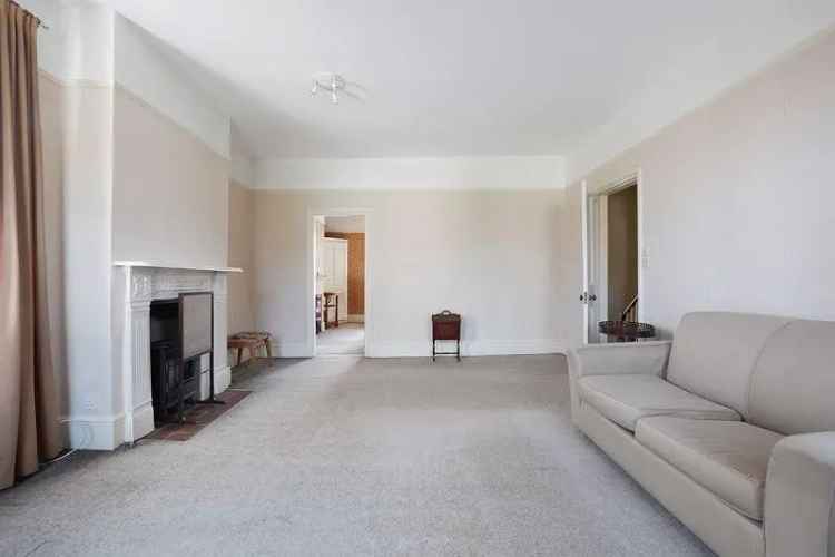 5 Bedroom House for Sale Canterbury