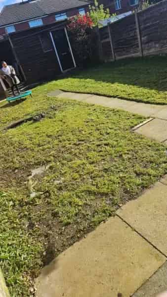 3 Bed Semi-Detached House Large Garden Driveway Near Train Station