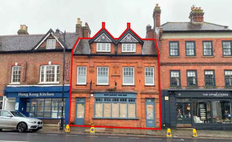 Flat For Sale in Chichester, England