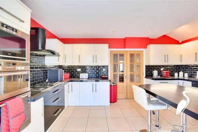 4 bed house for sale