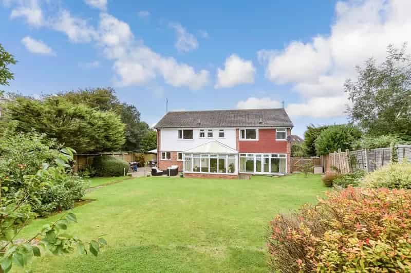 4 Bedroom Detached House Hythe Brockhill Road