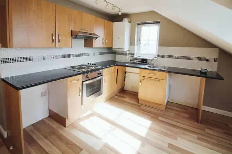 2 Bedroom Apartment House to Rent Near A1M62