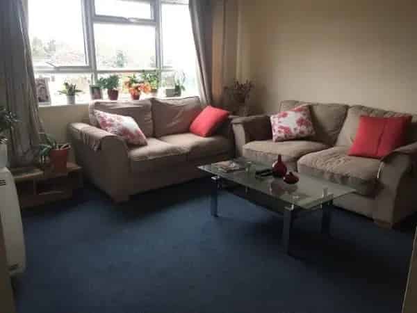 2 Bed Massionate Flat Near Bus Stop 465