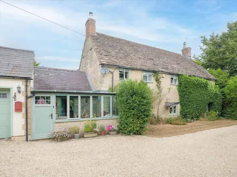 5 Bedroom Detached House for Sale in Cirencester