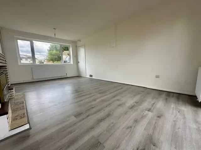 3 Bed Family Home Recently Renovated Zero Deposit Available