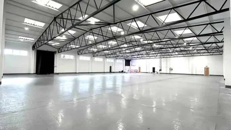 Refurbished Warehouse Unit with Secure Yard