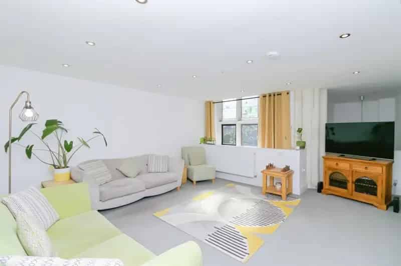 3 Bedroom Victorian Church Townhouse