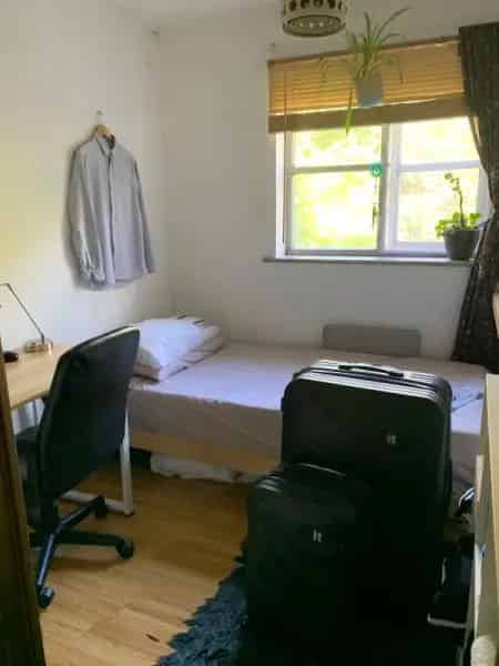 3 Bedroom House Near Town Centre