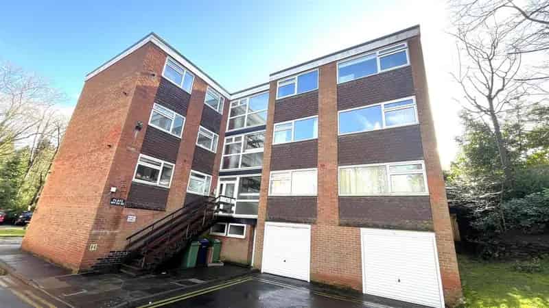 2 Bedroom Apartment for Sale in Moseley