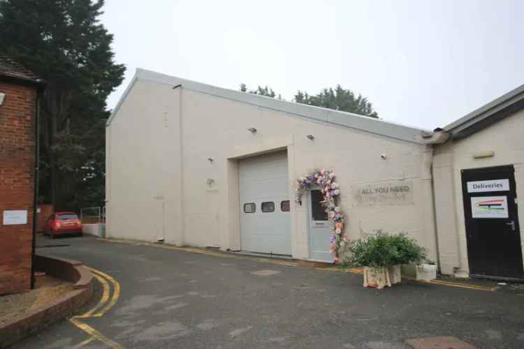 Workshop and Store to Let in Sutton Valence