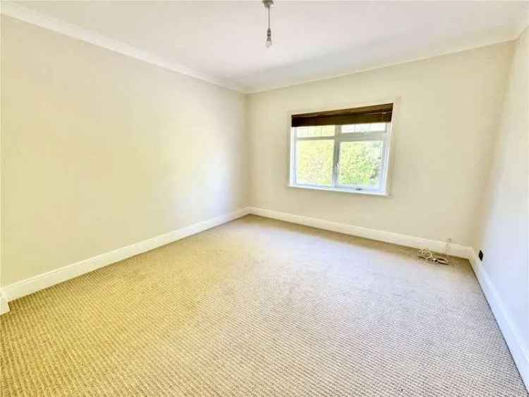 2 Bed Flat for Sale near Penn Hill Village