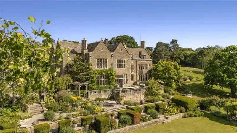 7 Bedroom Detached House for Sale in Cheltenham