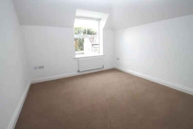 1 Bedroom Flat in Charminster with Allocated Parking