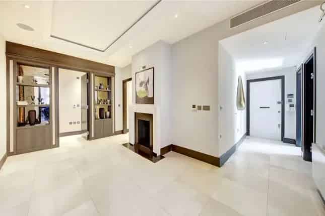 3 Bedroom Apartment Knightsbridge Hyde Park Views Terrace