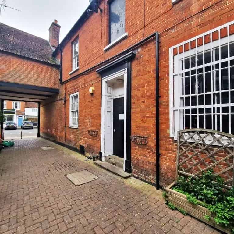 Retail Studio Kiosk Office Unit Odiham High Street