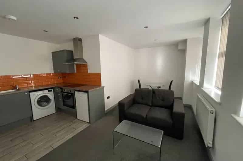 Furnished Doncaster Apartment Zero Deposit Available