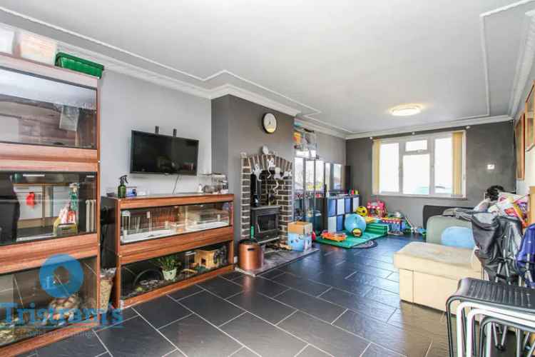 3 Bedroom Semi-Detached House to Rent in Nottingham