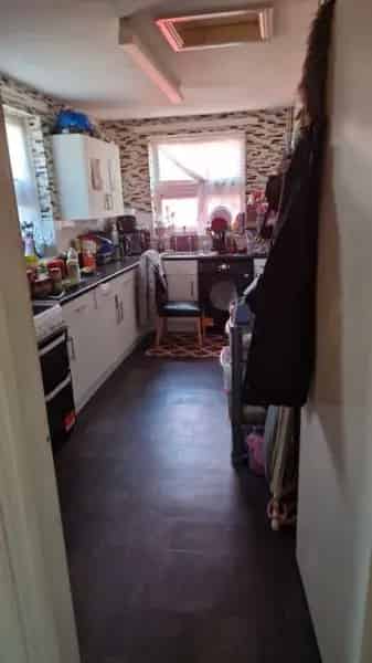 2 Bed 2 Bath House Extended Kitchen Small Garden