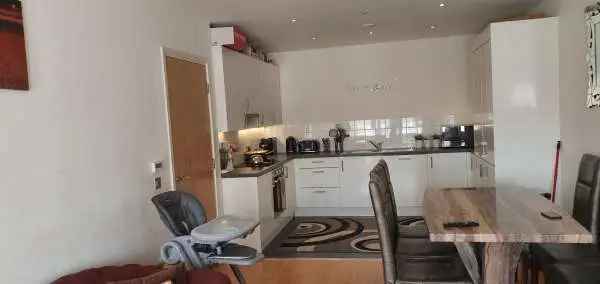 Flat For Rent in Brentwood, England