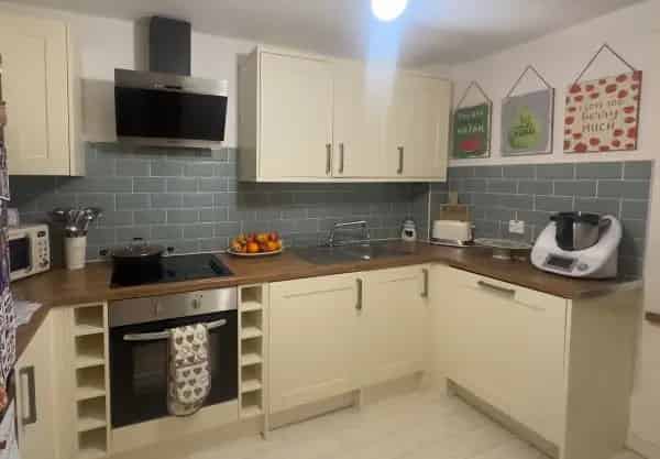 Spacious Ground Floor Flat Wheelchair Accessible Near Transport Links