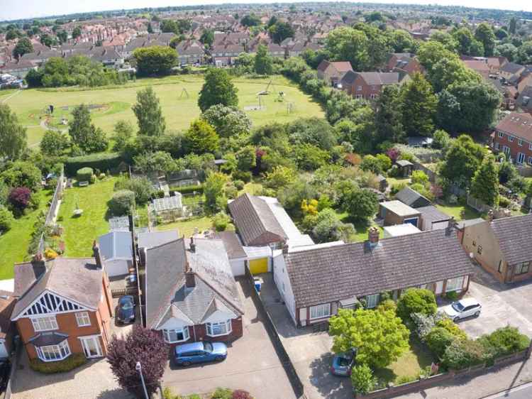 Bungalow For Sale in Ipswich, England