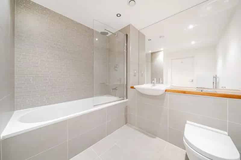 Stylish Two Bedroom Apartment with Private Balcony