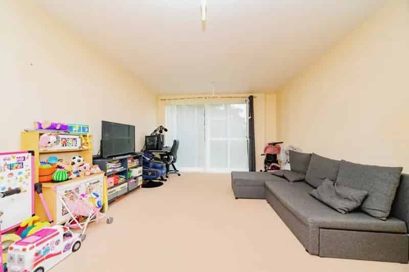 One Bedroom Town Centre Apartment Hemel Hempstead Allocated Parking
