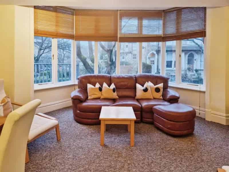 2 Bed Flat for Sale Chain Free Airbnb Potential