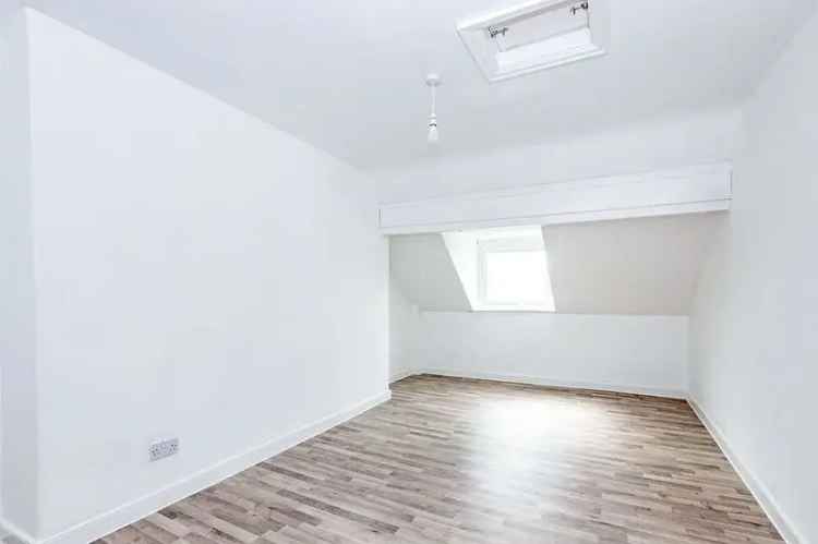 2 Bedroom Flat for Sale Whitby Town Centre
