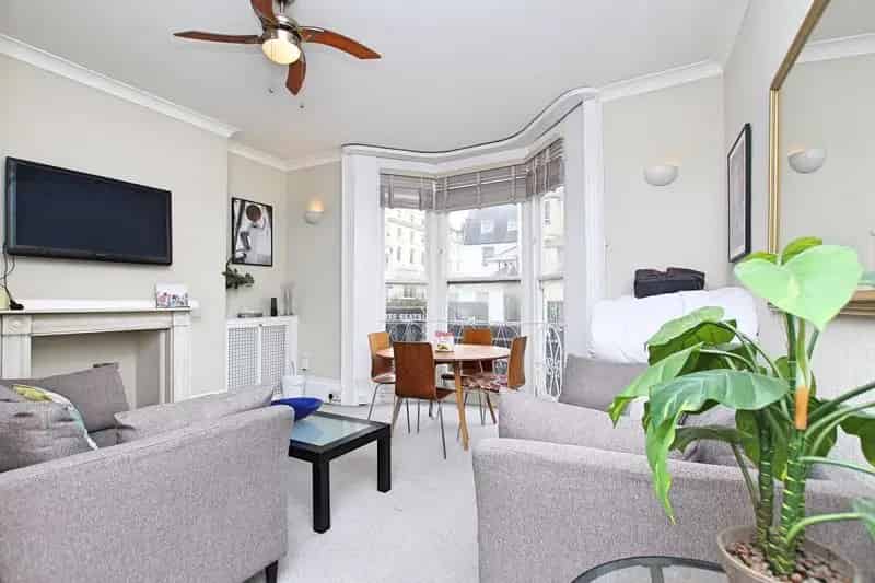 2 Bedroom Furnished Maisonette Brighton - Seafront Location