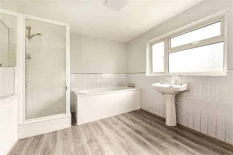 3 Bedroom House in Liss Forest Large Garden Garage Parking No Onward Chain