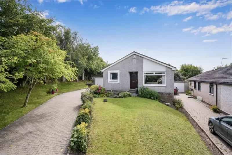 2 Bed Detached Bungalow with 2 Reception Rooms in Pencaitland