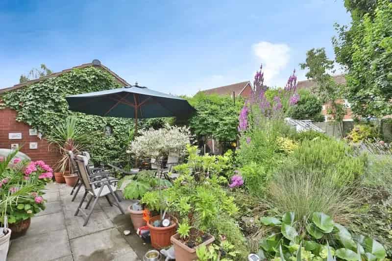 Four Bedroom Detached House Creekmoor Family Home Ample Parking Double Garage