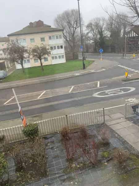 2 Bedroom Flat Near Airport Schools Shops