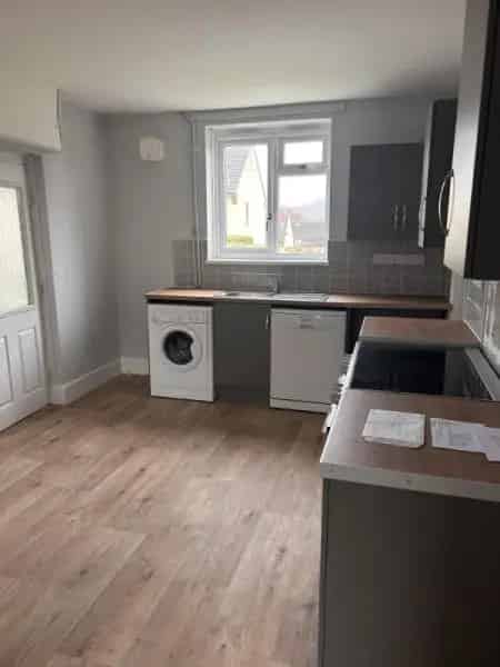 Beautiful Double Fronted House Near School and Shops