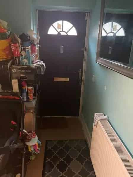 Ground Floor Townhouse Wheelchair Accessible 2 Double Bedrooms Near Shops Schools