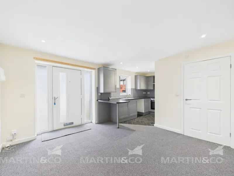 2 Bedroom Flat To Rent Available 15082025