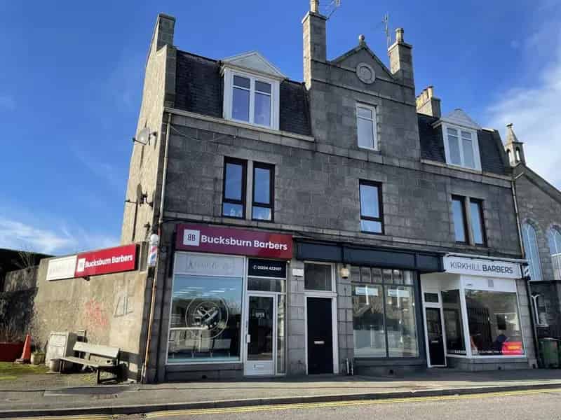 Ground Floor Hair Salon for Sale - 7 Stations