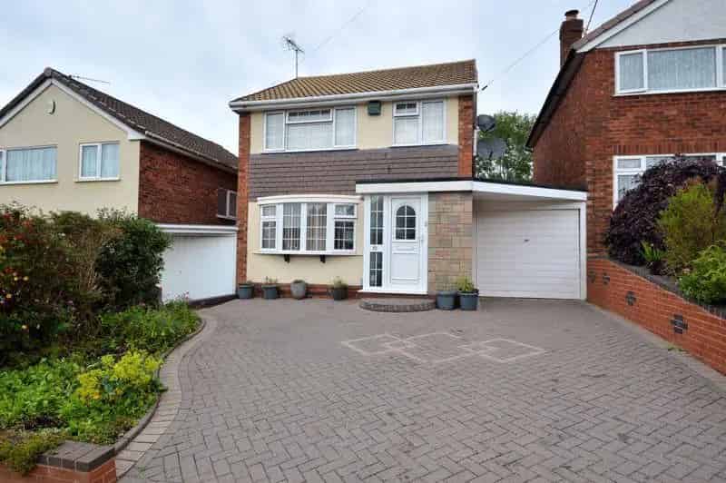 3 Bedroom Link Detached House for Sale