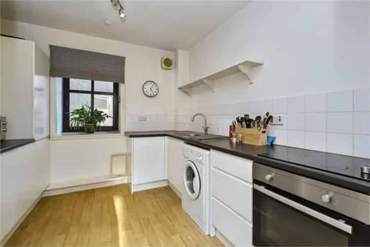 2 Bed Flat Pitlessie Modern Development