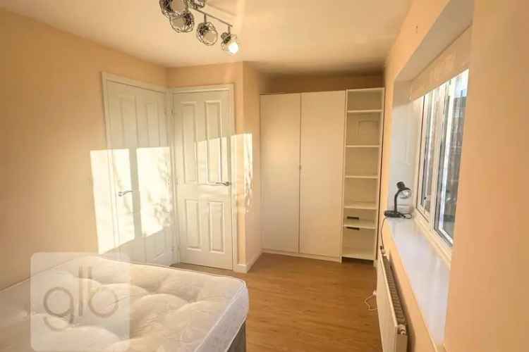 2 Bedroom House Share to Rent