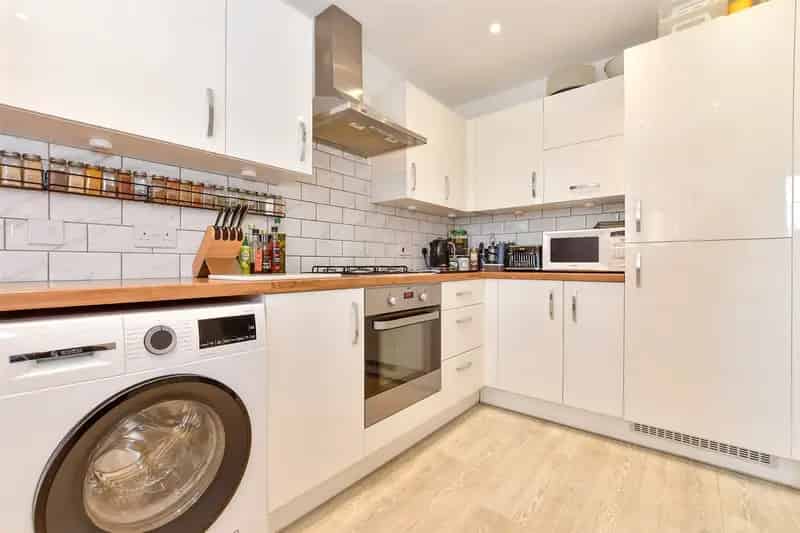 2 Bedroom Semi Detached House For Sale Near Emsworth