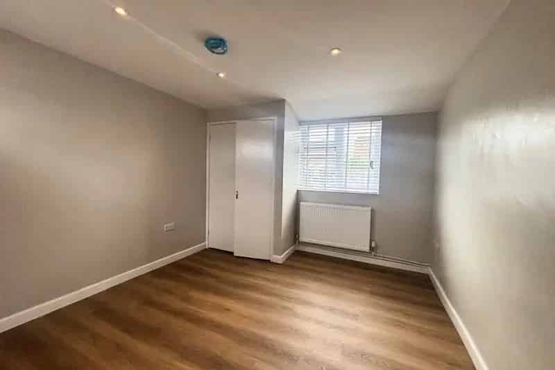 Stylish One Bedroom Bungalow Calne Available Immediately