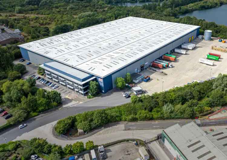 Aylesford Warehouse: 12m Height, 17 Docks, Excellent Transport Links