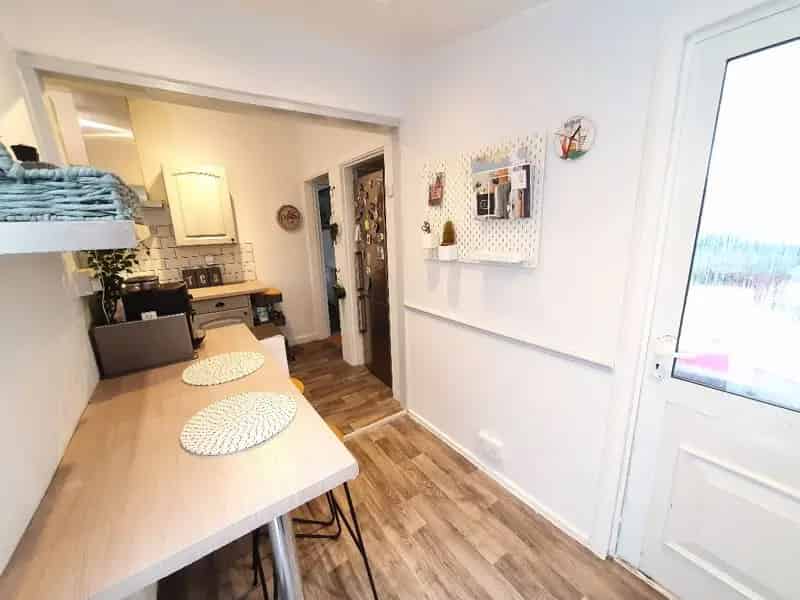 3 Bedroom Semi Detached House to Rent