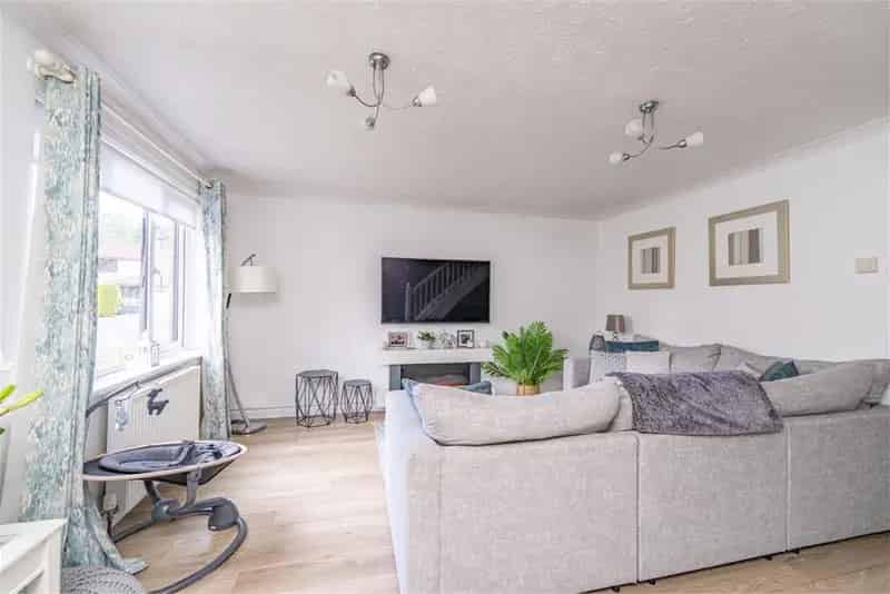 3 Bed Semi-Detached House Kirkliston